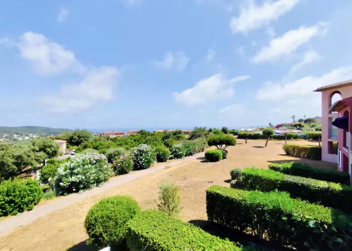 Bright With Sea View And Pool Appartement