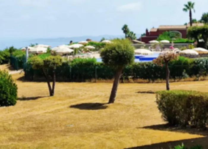 Bright With Sea View And Pool *