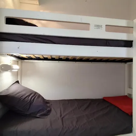 Apartmán Bright With Sea View And Pool