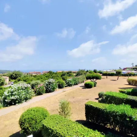 Bright With Sea View And Pool Apartmán